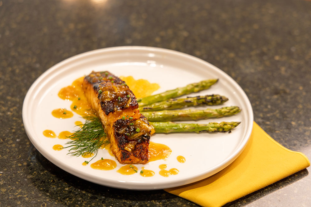 Delicious plate of salmon with asparagus
